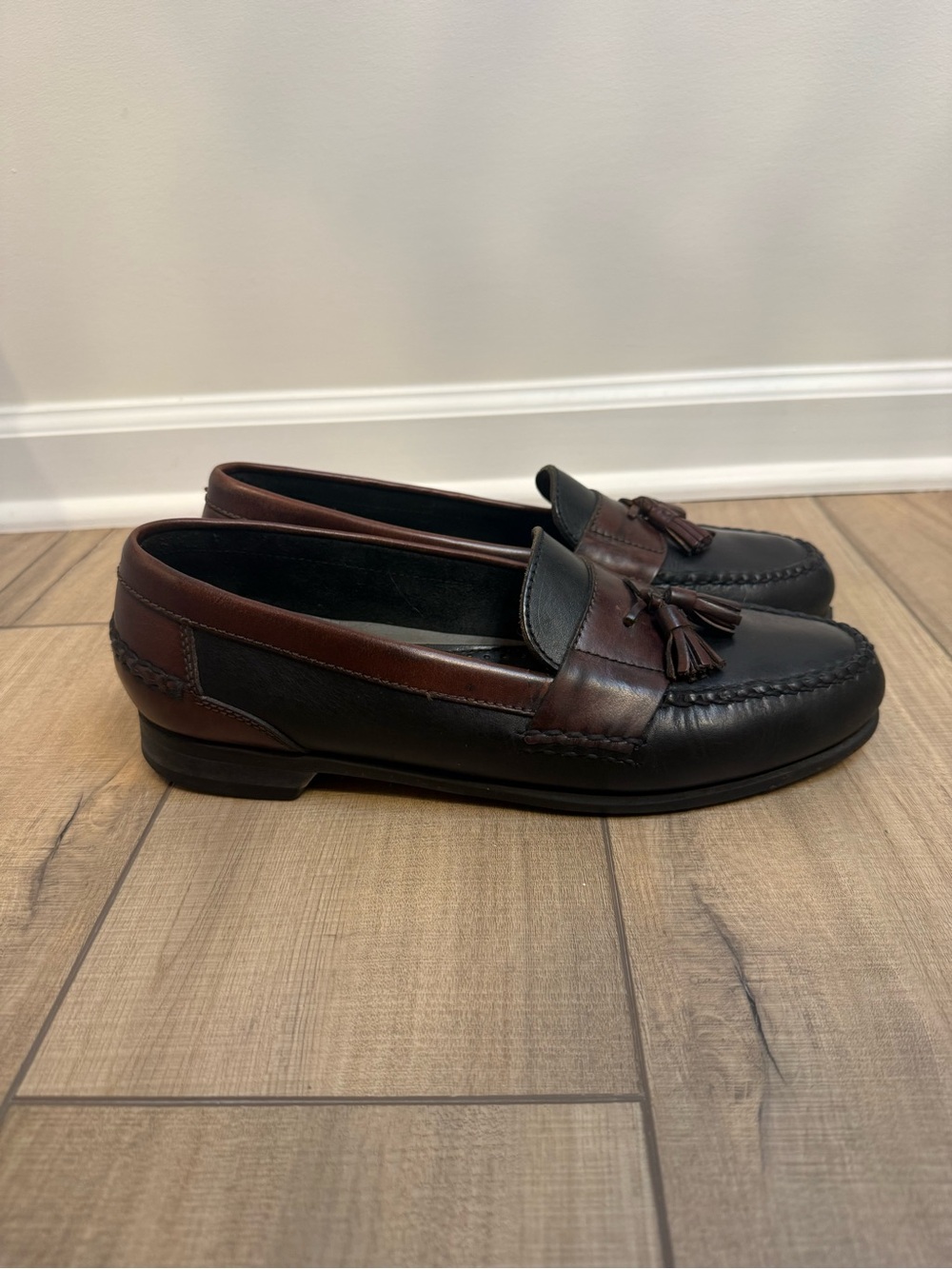 Florsheim Men's Two-Tone Black and Brown Tassel Loafers